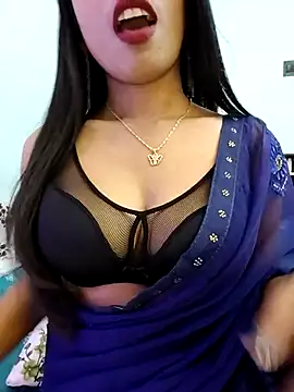 Snapshot of priya_26 chatting on February 5, 8:24 pm priya 26 online show from February 5, 8:24 pm