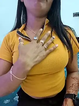 Snapshot of priya_26 chatting on February 20, 7:14 pm priya 26 online show from February 20, 7:14 pm