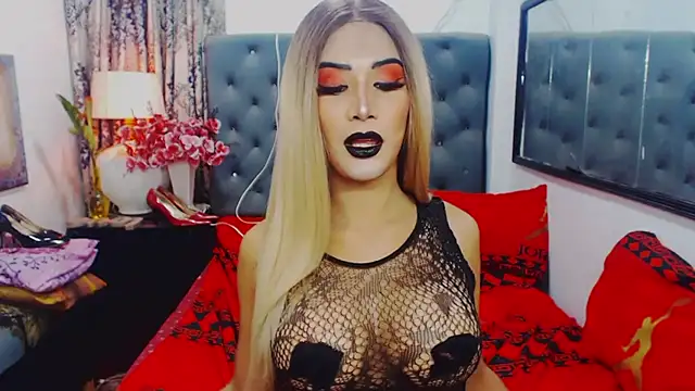 Snapshot of Mistress4fun chatting on January 7, 9:17 pm Mistress4fun online show from January 7, 9:17 pm