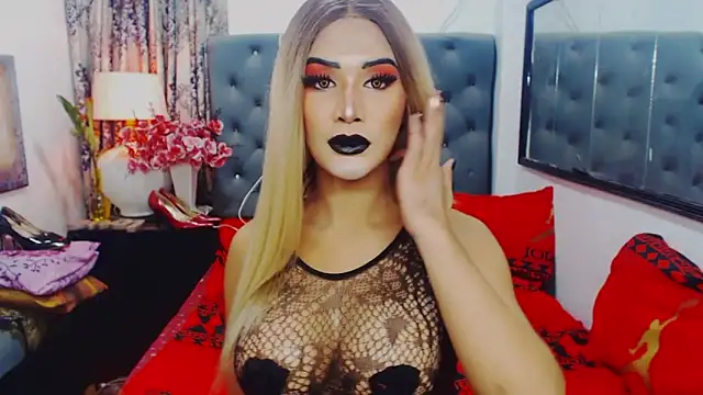 Snapshot of Mistress4fun chatting on February 16, 2:13 pm Mistress4fun online show from February 16, 2:13 pm