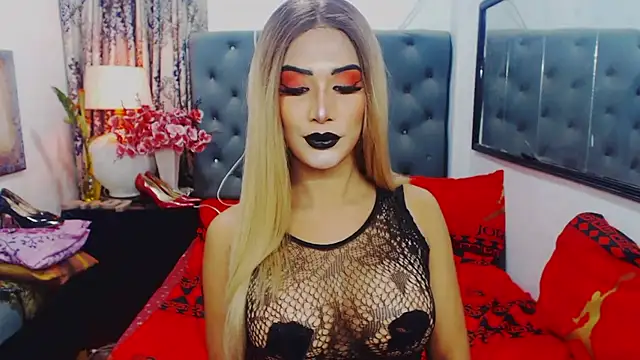 Snapshot of Mistress4fun chatting on March 12, 7:58 am Mistress4fun online show from March 12, 7:58 am