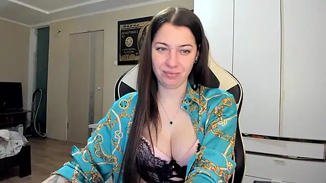 EmiLovsi online show from January 19, 4:22 pm