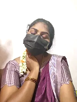 Snapshot of Tamil_Princess12 chatting on July 18, 11:25 am Tamil Princess12 online show from July 18, 11:25 am