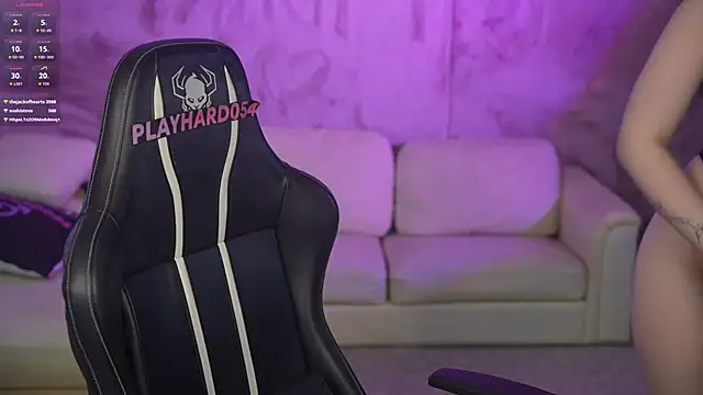 Esmie Smile online show from February 13, 12:28 am