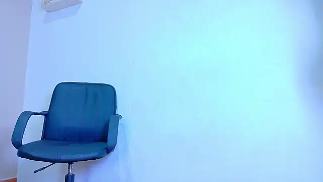 RiriiBrunette   online show from March 6, 8:49 pm