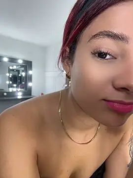 amber sparkle online show from July 17, 12:45 pm