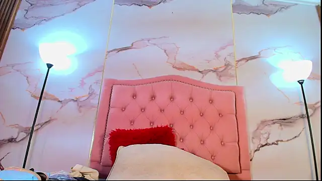 AlyaThompson online show from May 12, 4:53 am