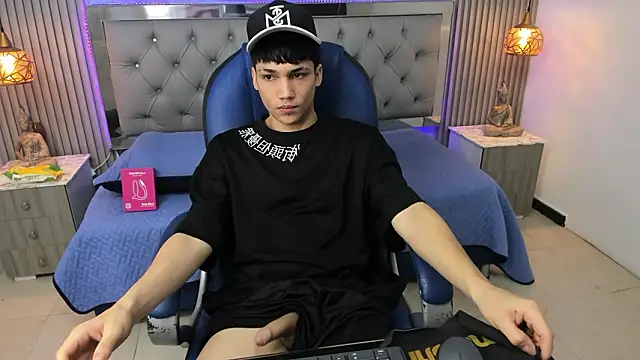 SamBlack  online show from February 19, 12:45 pm