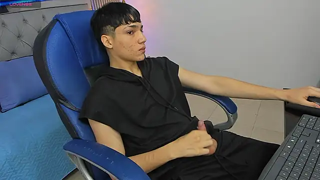 SamBlack  online show from March 6, 12:23 pm