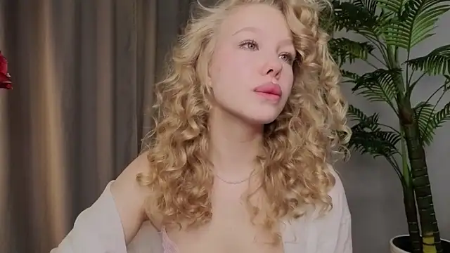 emilyshepar d online show from December 4, 2:54 am