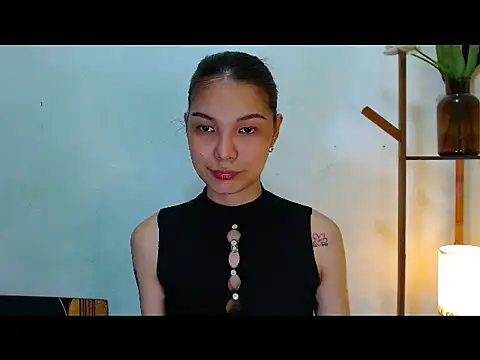 Snapshot of Mhinna chatting on February 20, 10:16 am Mhinna online show from February 20, 10:16 am