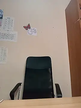 Snapshot of Ami_Foxy chatting on June 18, 8:25 am Ami Foxy online show from June 18, 8:25 am