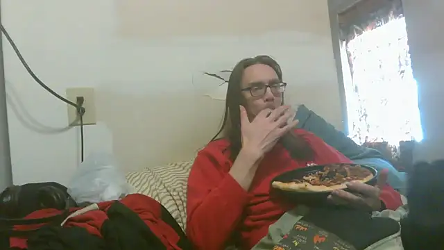 Snapshot of dandonn chatting on February 12, 4:24 pm dandonn online show from February 12, 4:24 pm