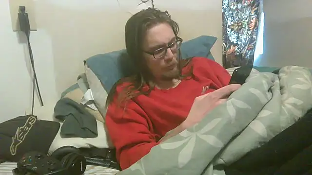 Snapshot of dandonn chatting on February 23, 7:33 pm dandonn online show from February 23, 7:33 pm