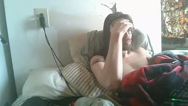 Snapshot of dandonn chatting on February 26, 6:51 pm dandonn online show from February 26, 6:51 pm