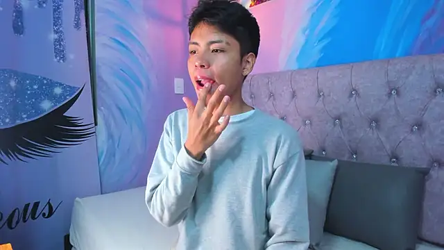 MaxiWildd online show from March 4, 12:55 pm