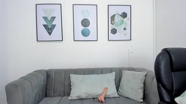 Snapshot of violettasweet__ chatting on October 9, 1:31 pm violettasweet   online show from October 9, 1:31 pm