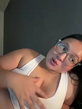 Snapshot of Kyleighc chatting on February 6, 12:15 am Kyleighc online show from February 6, 12:15 am