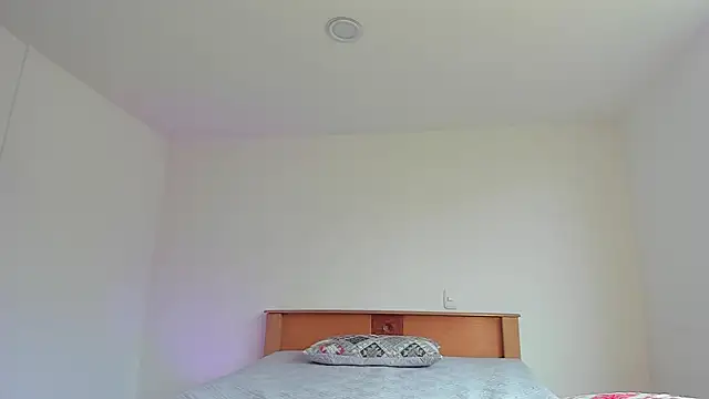 SusanClarck online show from December 1, 2:00 pm