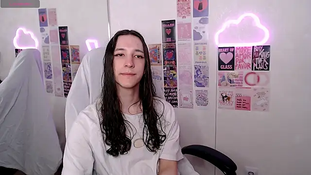 SilverMuse online show from April 3, 5:55 pm