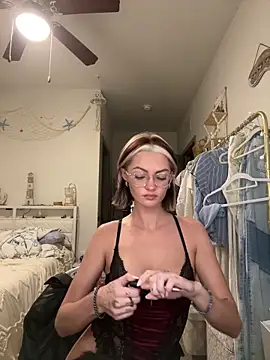 imtessaxoxo online show from November 6, 3:40 am