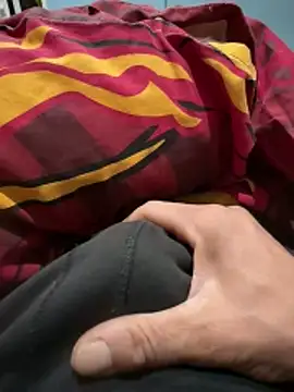 Snapshot of adiluci1 chatting on March 21, 7:28 pm adiluci1 online show from March 21, 7:28 pm