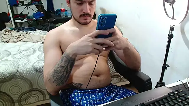 Snapshot of Leonino231 chatting on March 19, 4:55 pm Leonino231 online show from March 19, 4:55 pm