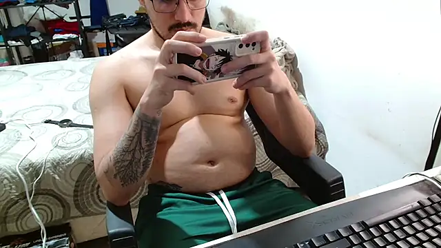 Snapshot of Leonino231 chatting on April 2, 9:56 pm Leonino231 online show from April 2, 9:56 pm