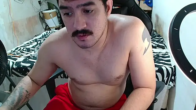 Snapshot of Leonino231 chatting on June 19, 12:37 am Leonino231 online show from June 19, 12:37 am