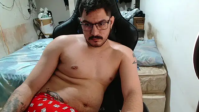 Snapshot of Leonino231 chatting on June 27, 4:50 am Leonino231 online show from June 27, 4:50 am