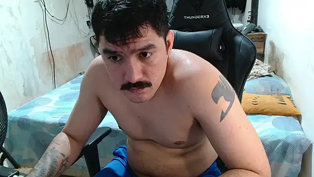 Snapshot of Leonino231 chatting on July 14, 12:02 am Leonino231 online show from July 14, 12:02 am