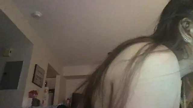 Snapshot of thedevinemama chatting on February 2, 2:32 am thedevinemama online show from February 2, 2:32 am