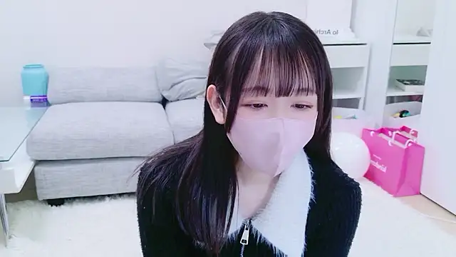 Snapshot of o-AKANE-o chatting on April 10, 7:13 am o-AKANE-o online show from April 10, 7:13 am