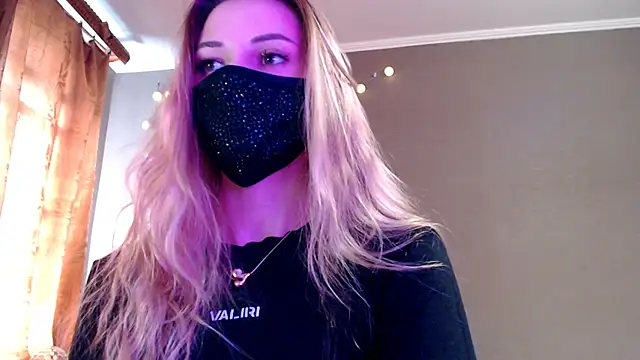 Snapshot of Iris_lave chatting on April 21, 2:34 pm Iris lave online show from April 21, 2:34 pm