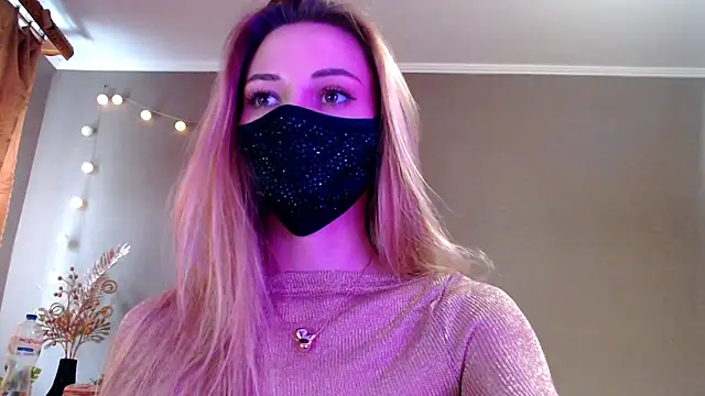 Snapshot of Iris_lave chatting on April 22, 3:13 pm Iris lave online show from April 22, 3:13 pm