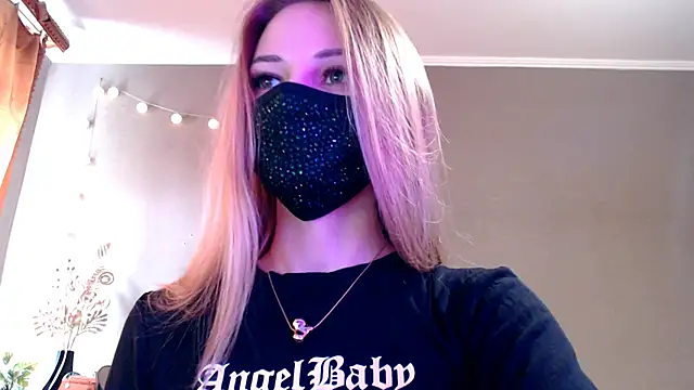 Snapshot of Iris_lave chatting on April 24, 12:40 pm Iris lave online show from April 24, 12:40 pm