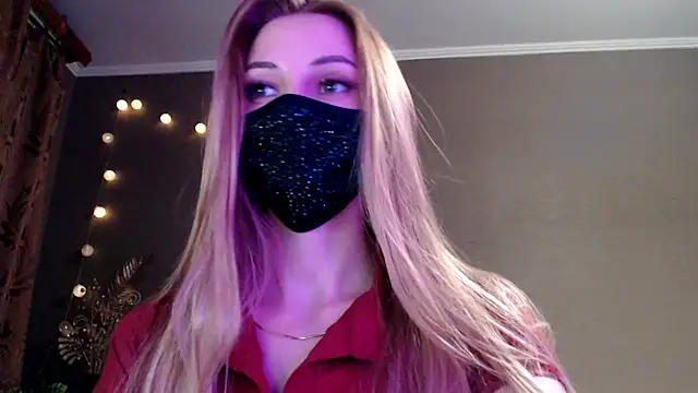 Snapshot of Iris_lave chatting on April 29, 5:30 pm Iris lave online show from April 29, 5:30 pm