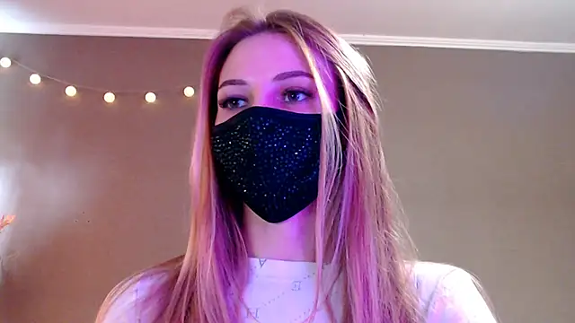 Snapshot of Iris_lave chatting on May 2, 2:11 pm Iris lave online show from May 2, 2:11 pm