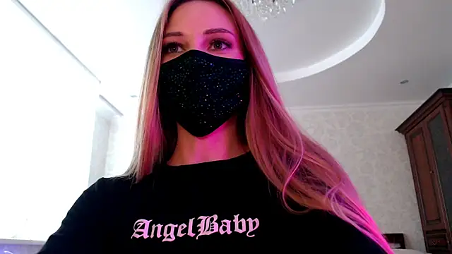Snapshot of Iris_lave chatting on June 7, 2:54 pm Iris lave online show from June 7, 2:54 pm