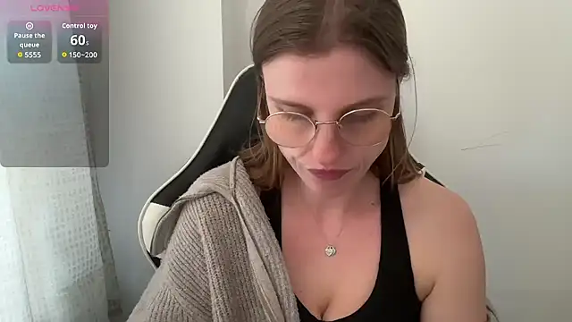 BustyKellyXXX online show from March 25, 4:13 pm