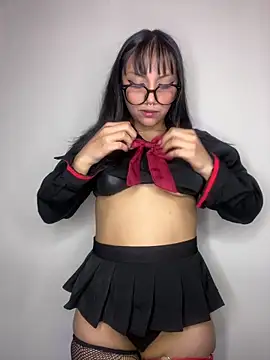 Maddy w online show from April 16, 3:51 am