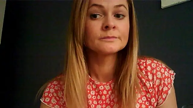 Snapshot of Ginger-bb chatting on October 15, 7:41 am Ginger-bb online show from October 15, 7:41 am