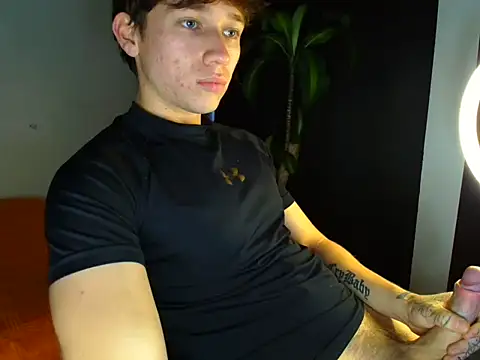 Logan sixxer online show from November 8, 9:13 pm