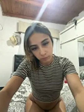 Snapshot of Babylovetiernax chatting on April 2, 2:42 am Babylovetiernax online show from April 2, 2:42 am