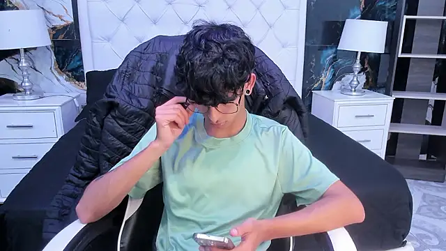 Ibratxandy online show from March 19, 2:32 pm