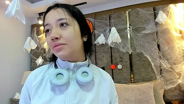 BarbieMonet online show from November 2, 12:51 pm