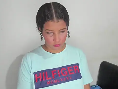 Snapshot of Hellen_scot chatting on November 15, 11:54 pm Hellen scot online show from November 15, 11:54 pm