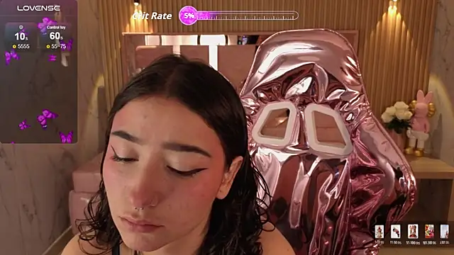 Snapshot of venuss09_s chatting on April 30, 1:06 pm venuss09 s online show from April 30, 1:06 pm