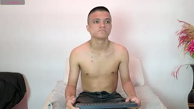 aly n sebas online show from April 7, 3:07 am