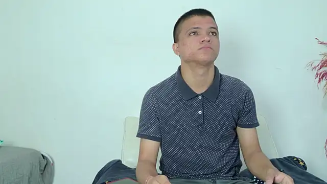 aly n sebas online show from April 18, 1:42 am